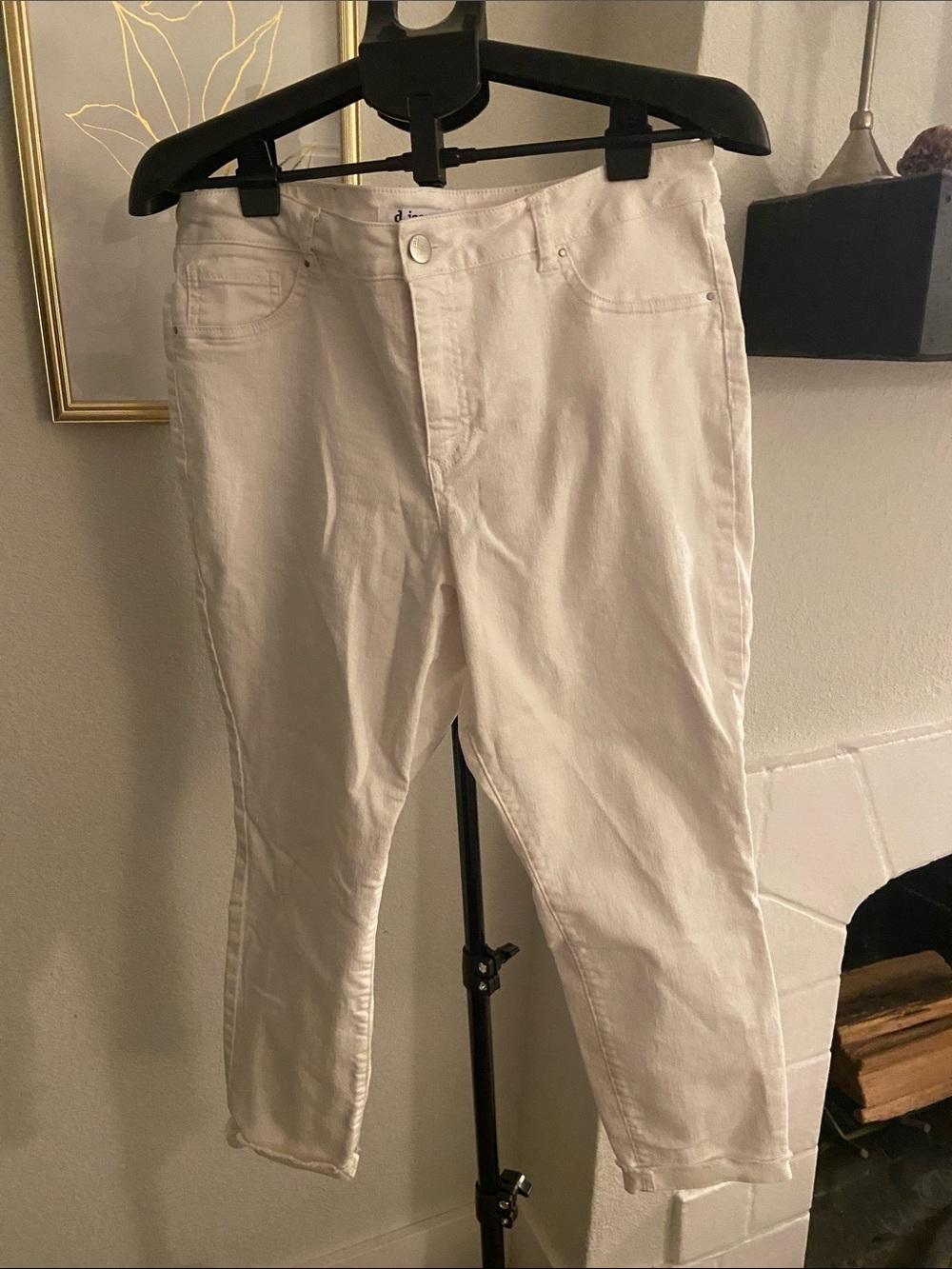 d. jeans White Cropped Ankle Jeans
